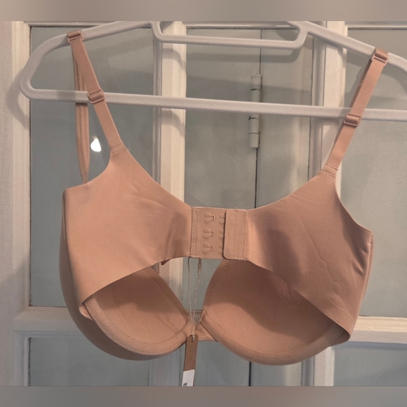 SKIMS Ultimate Plunge Push Up Bra In Mica - Picture 10 of 10